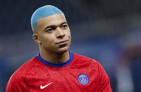 what is mbappe favorite color.